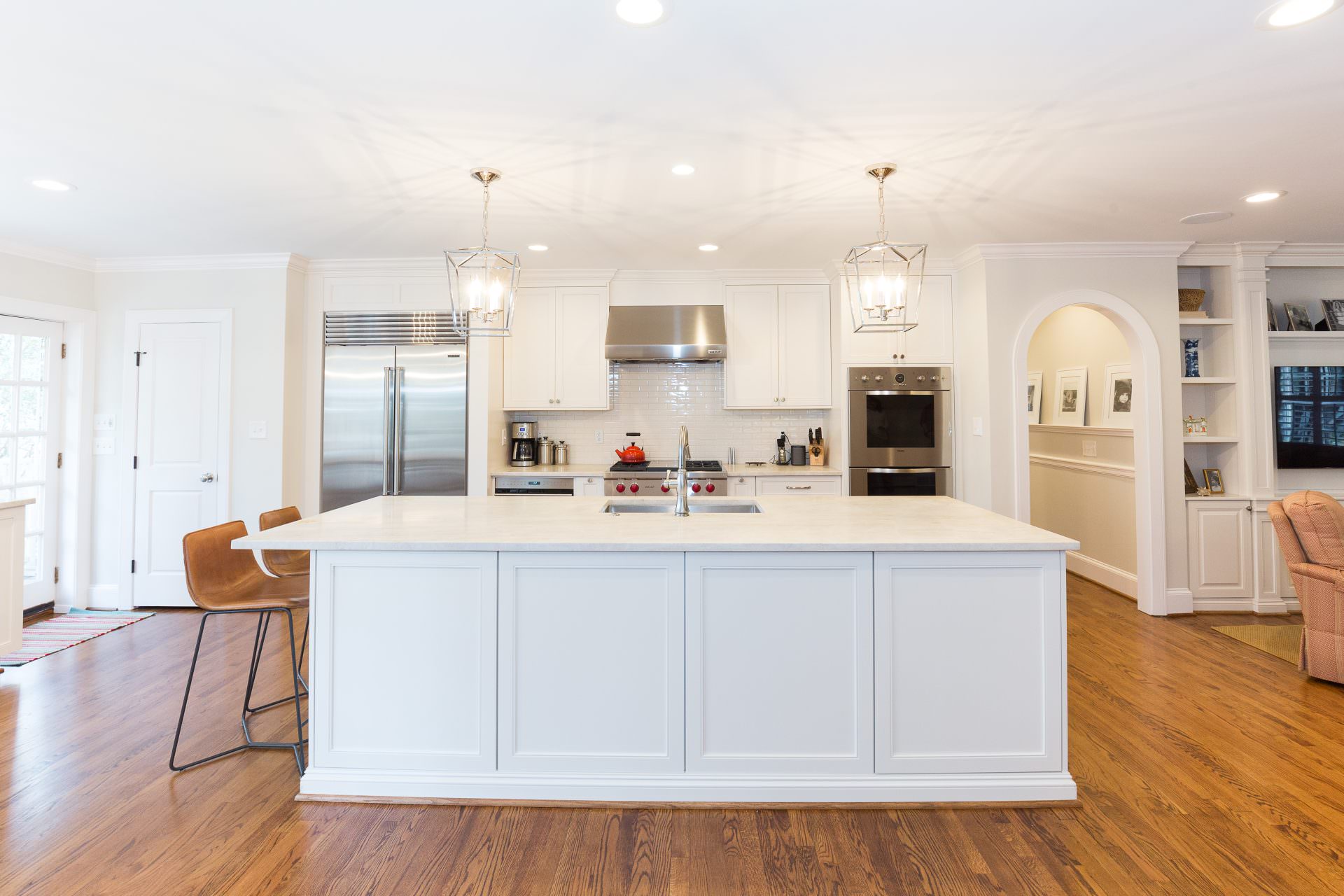  White Kitchen Cabinet for Simple Design